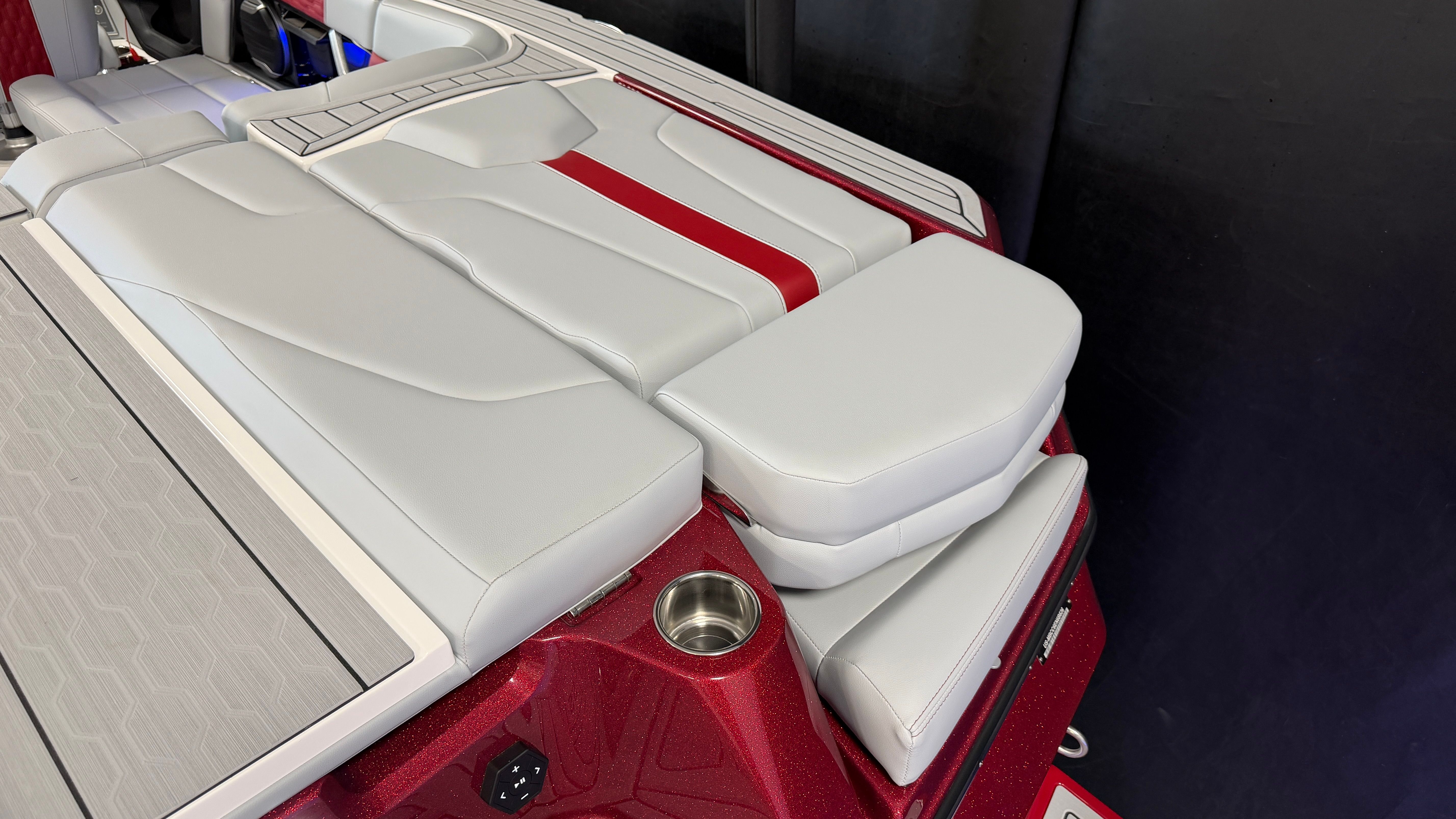 2026 MasterCraft XT22 - 20