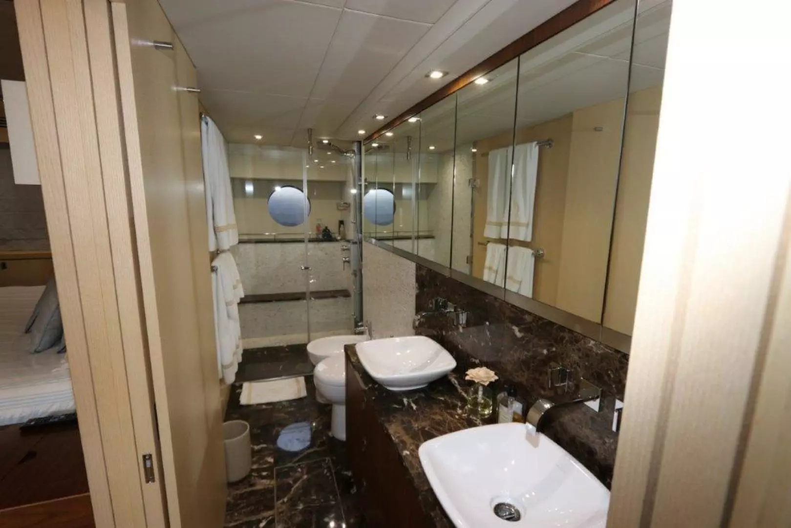 2015 Sunseeker Yacht - Image 27