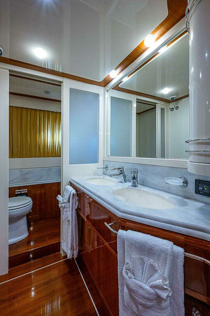 2006 Ferretti Yachts 830 - Image 84