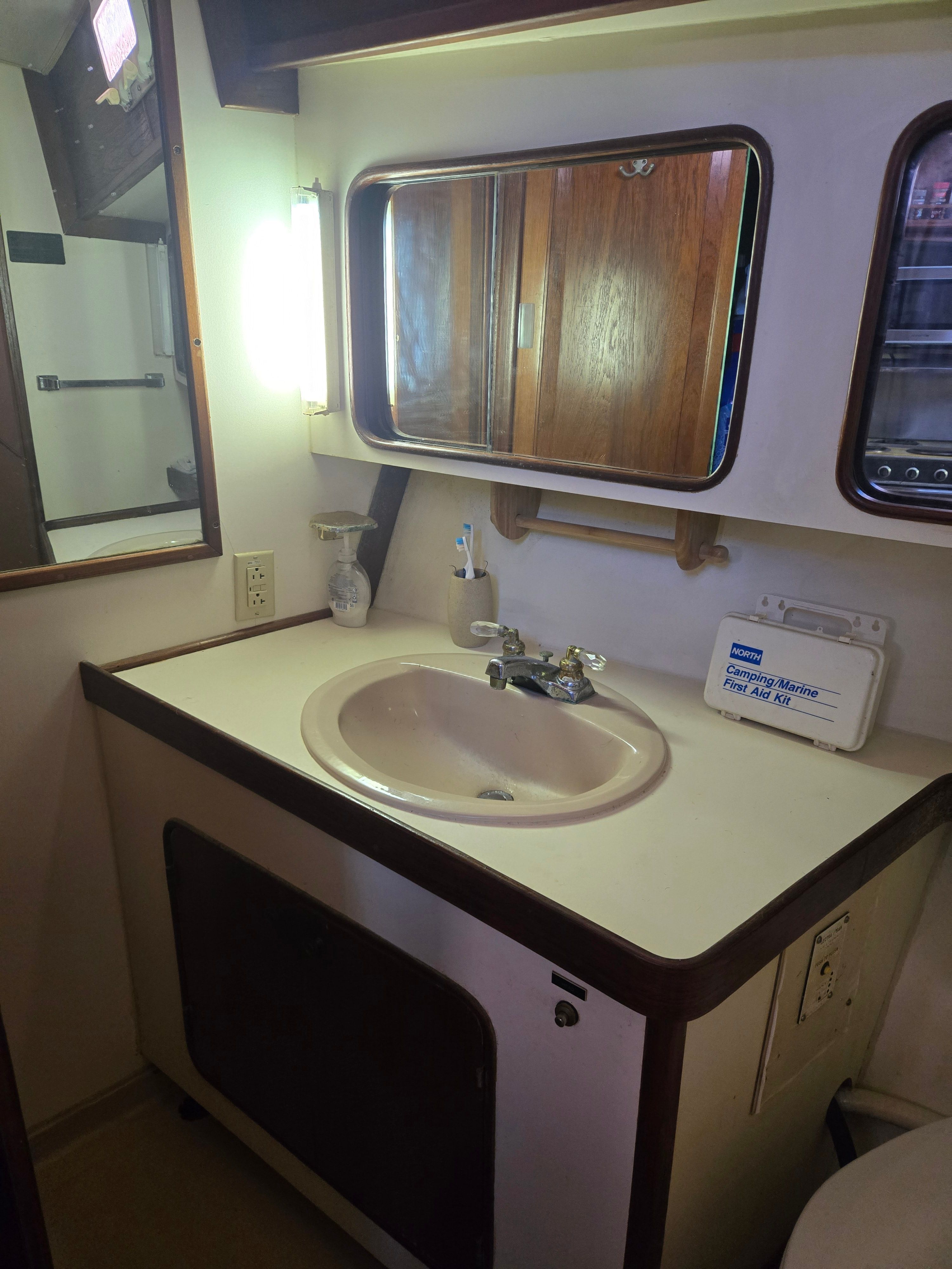 1979 Gulfstar Motor Cruiser - 46