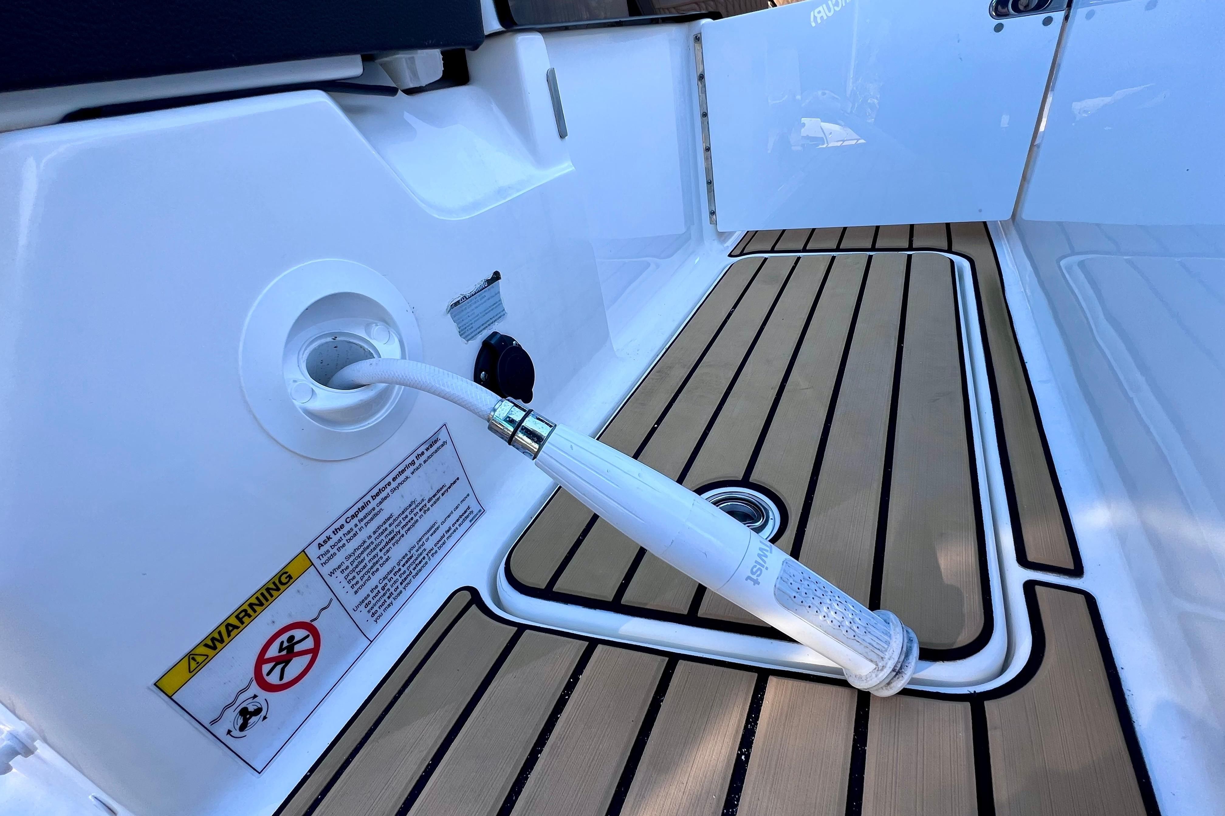 2023 Sea Ray SLX 280 - 11