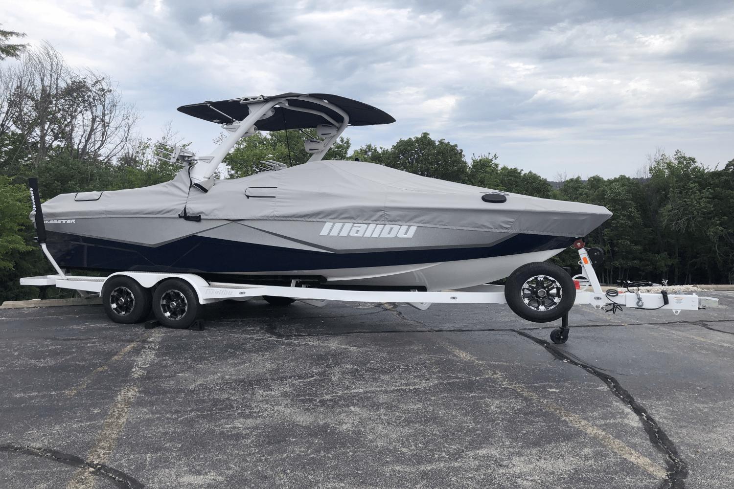 2022 Malibu Wakesetter 25 LSV