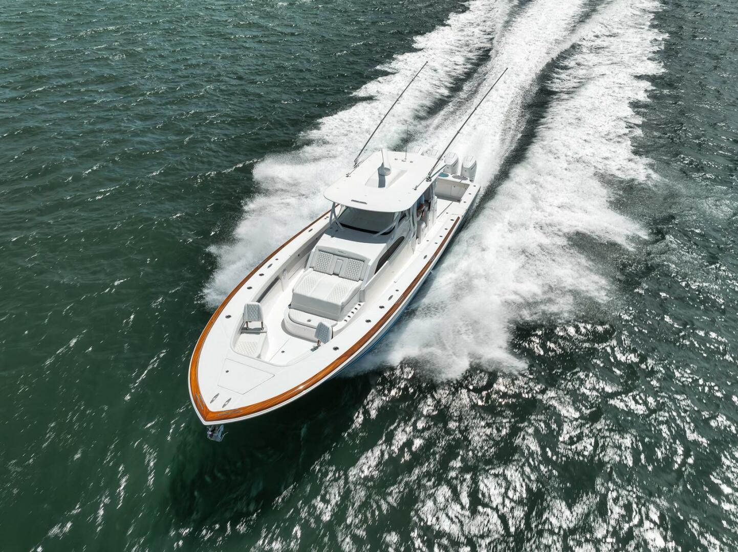 2024 Front Runner 47 Center Console - 54