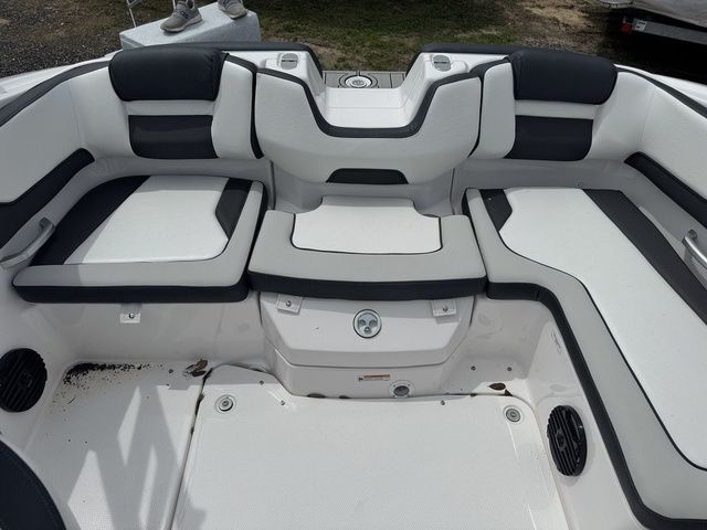2025 Yamaha Boats 195S - 14