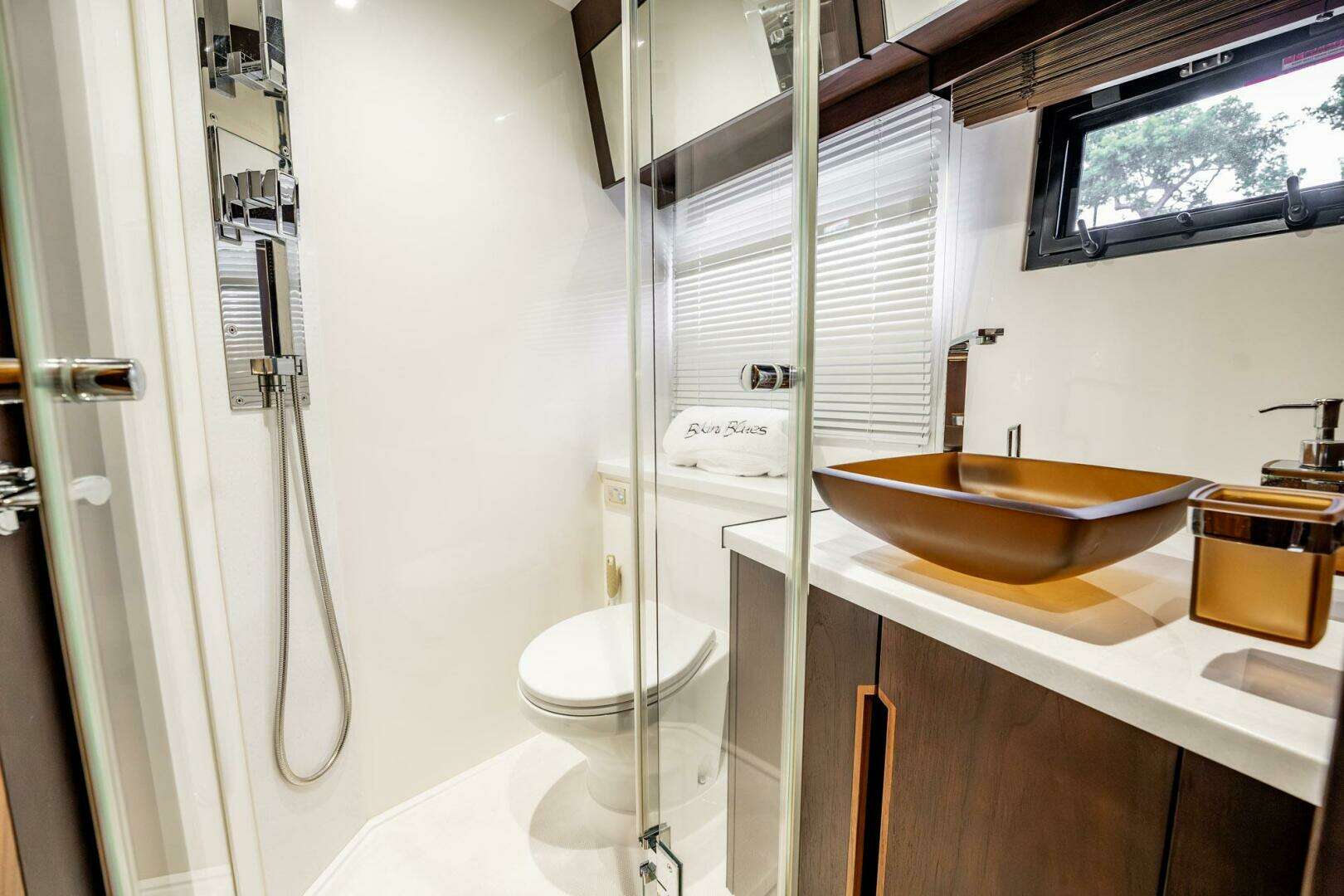 2017 Galeon 510 Skybridge - Image 31