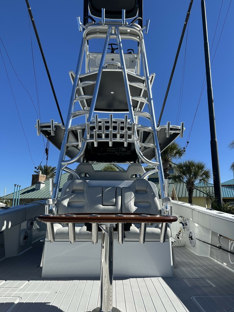 2023 Freeman 42 LR - Image 9