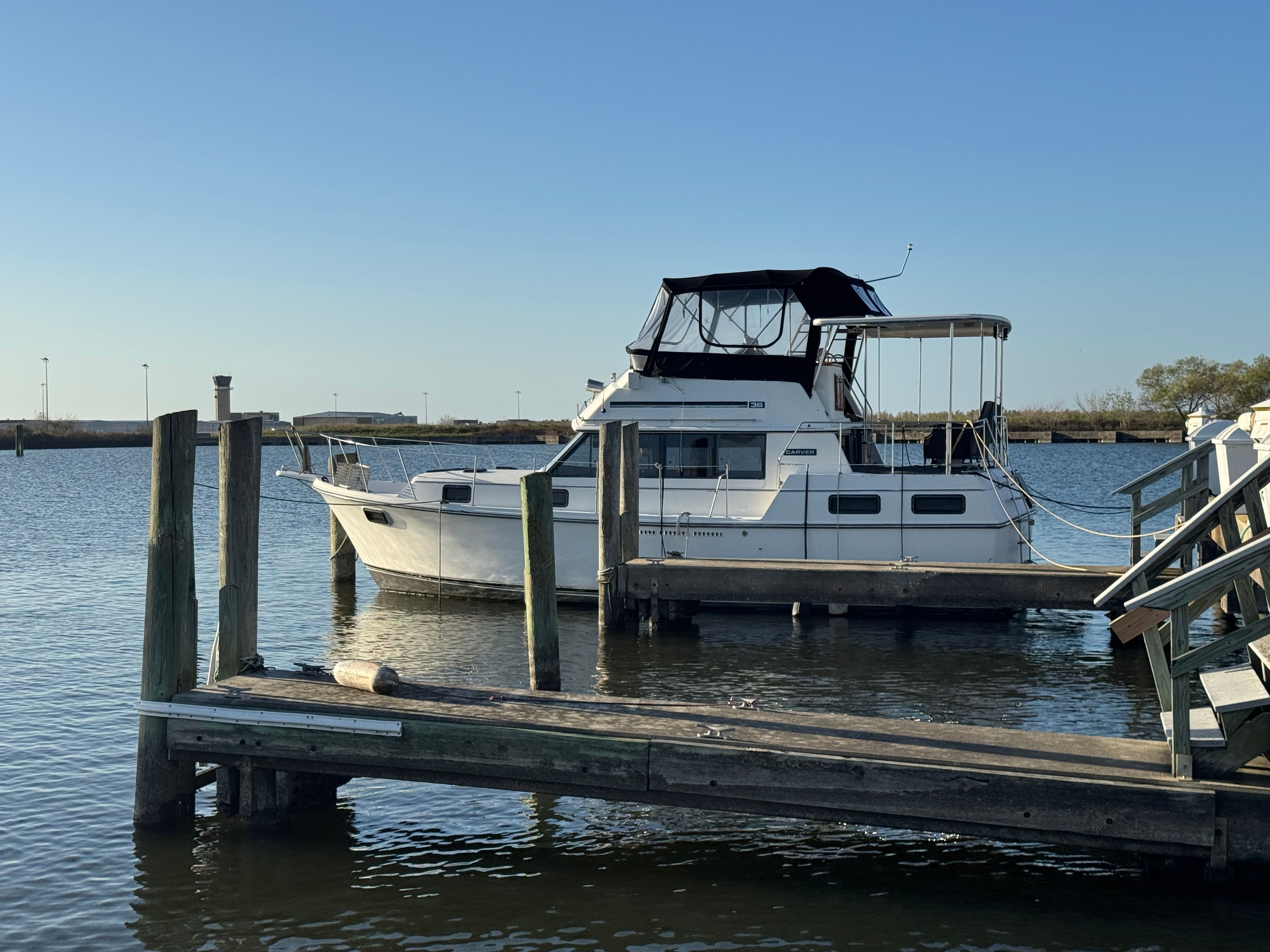 1987 Carver 3607 Aft Cabin Motor Yacht