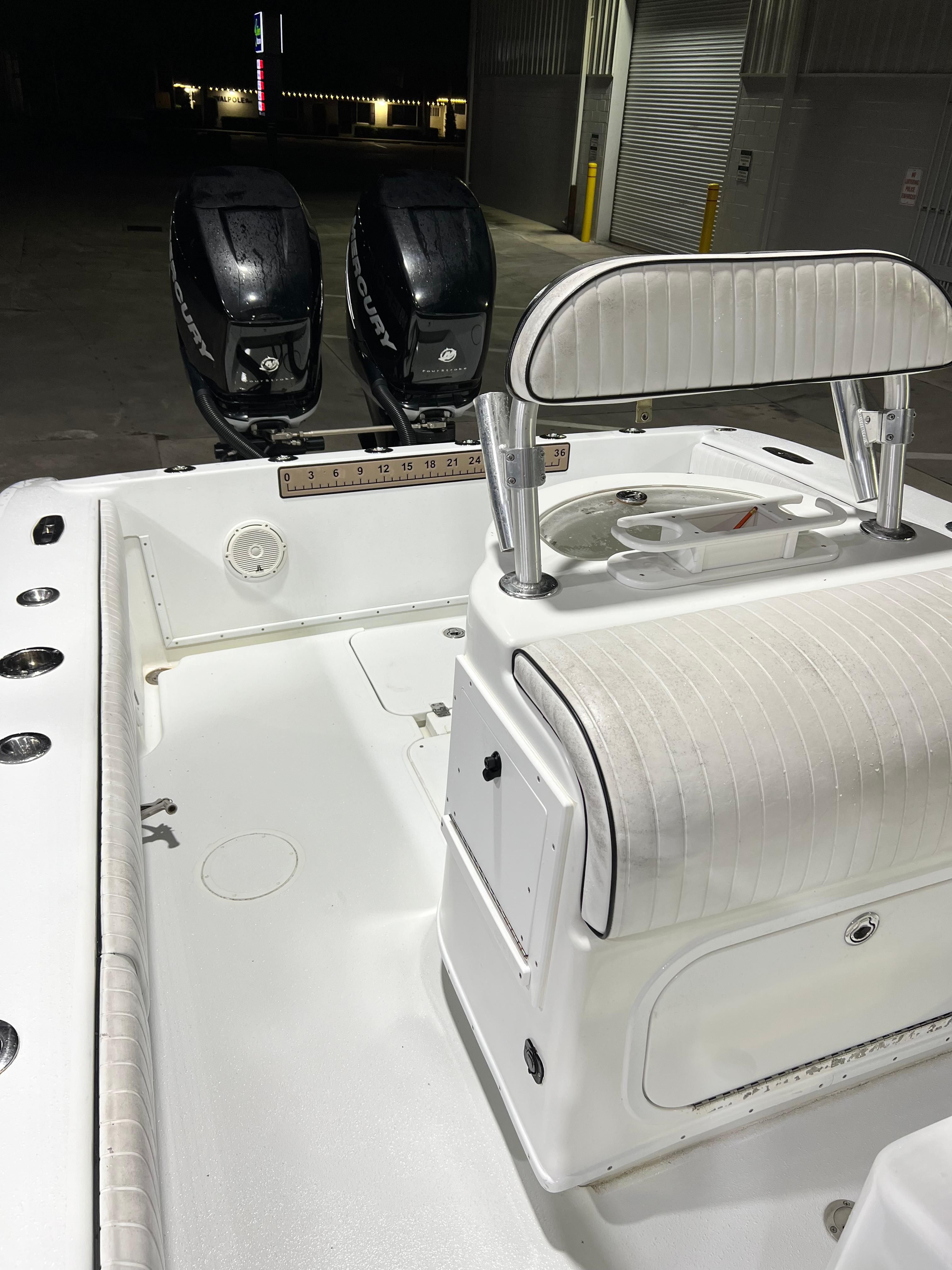 2004 Yellowfin 31 Center Console - 6