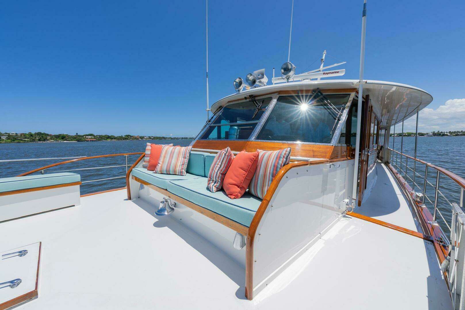 1970 Trumpy Houseboat - Image 34
