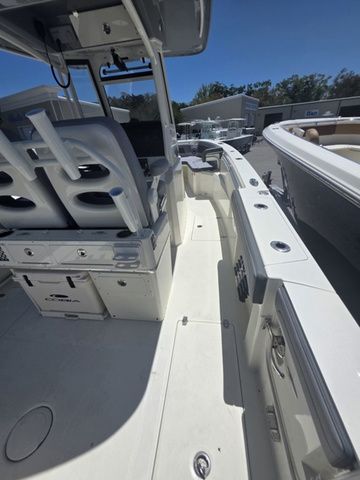 2026 Cobia 285 Open Center Console - 17