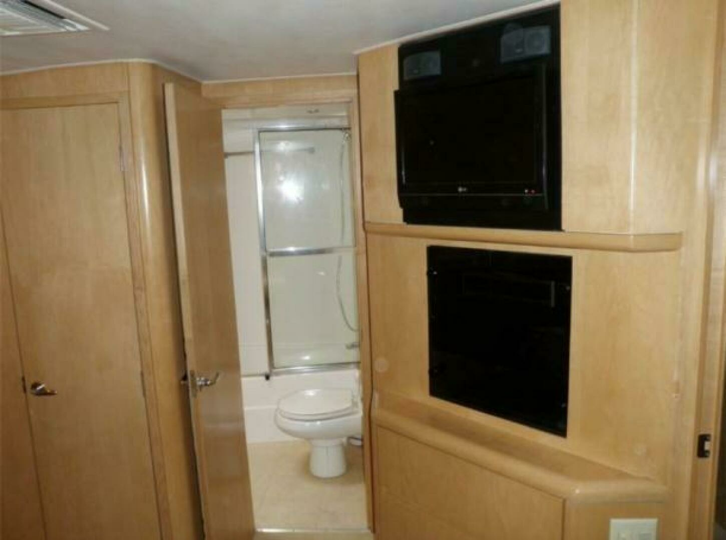 1998 Caterpillar Sportfish - Image 21