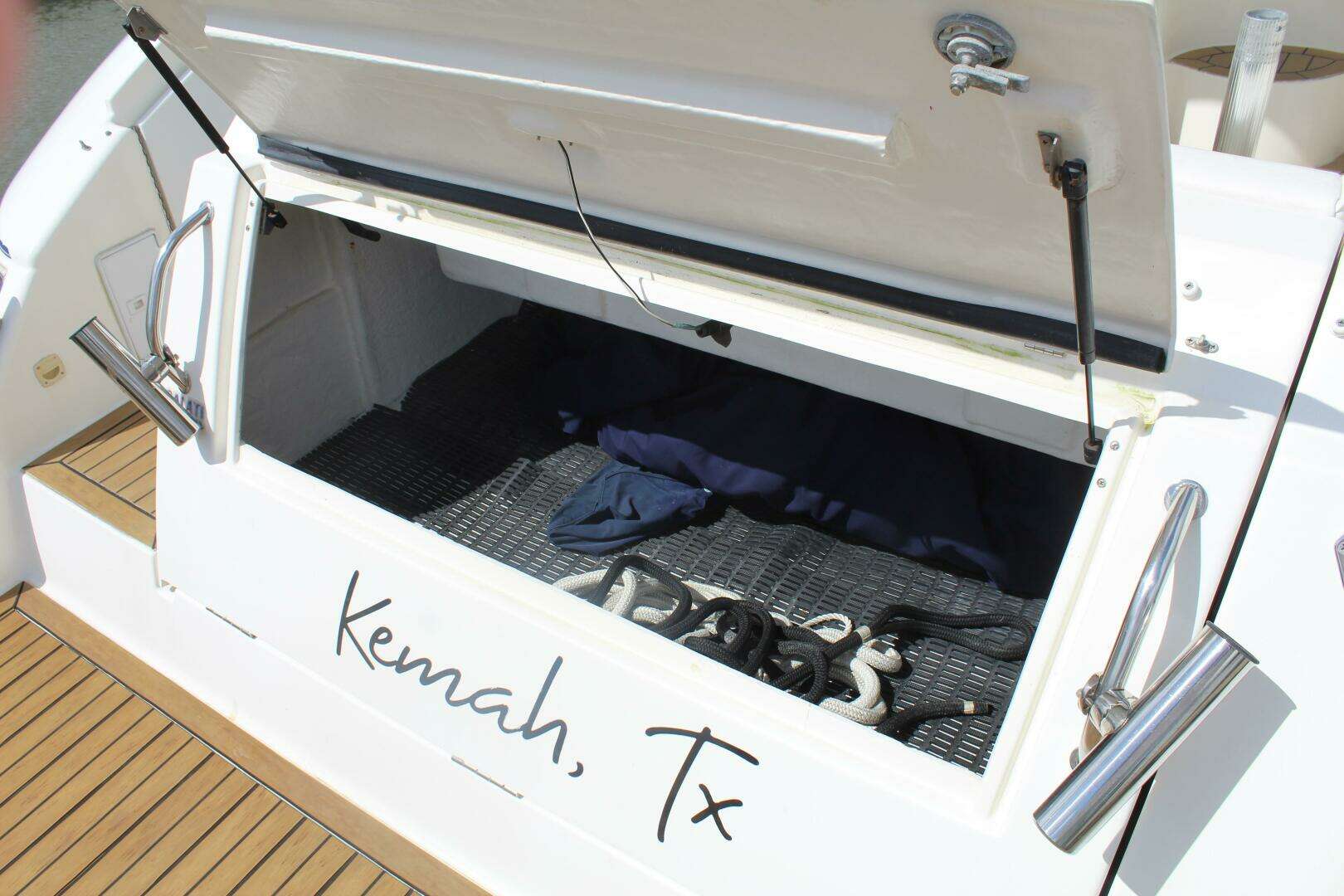2007 Cruisers Yachts 420 Express - Image 35