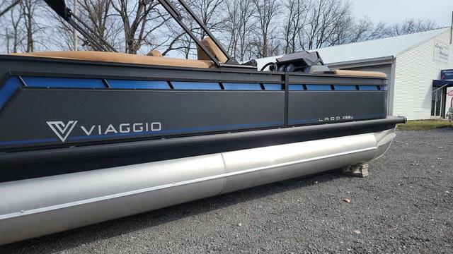 2025 Viaggio LAGO X 22U Tri-Toon (25" Tubes) - 2