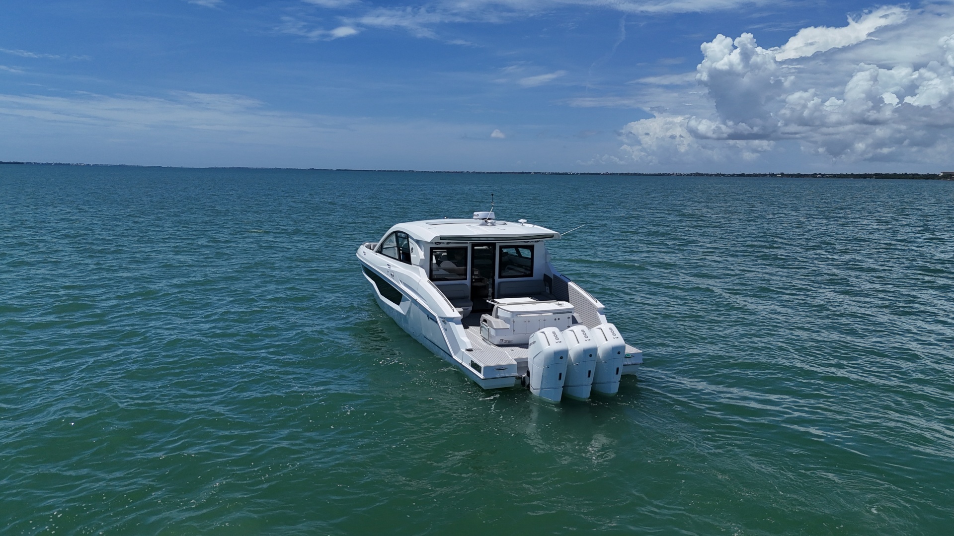 2026 Cruisers Yachts 50GLS OB - Image 9