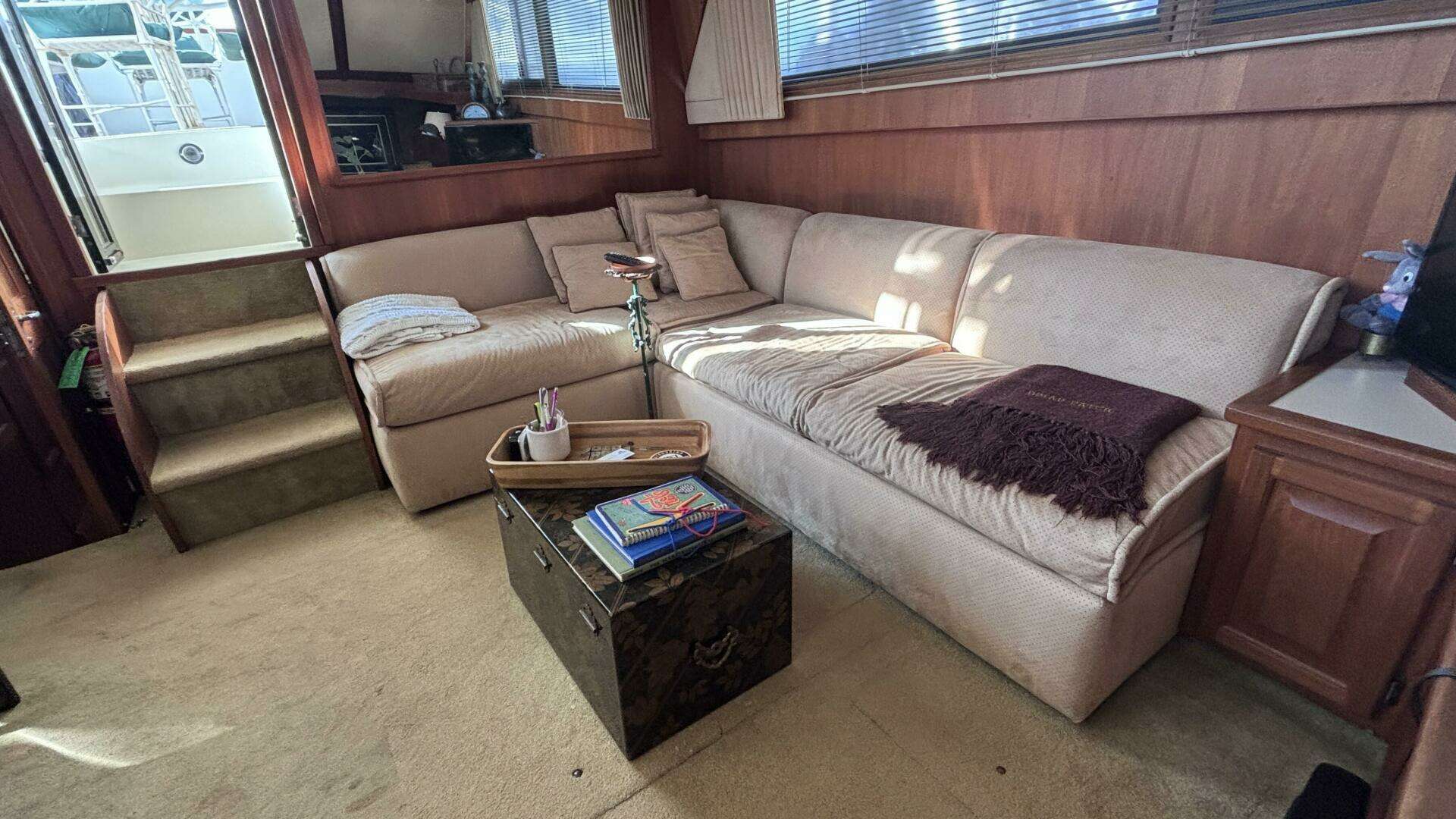 1988 Viking Motor Yacht - Image 18