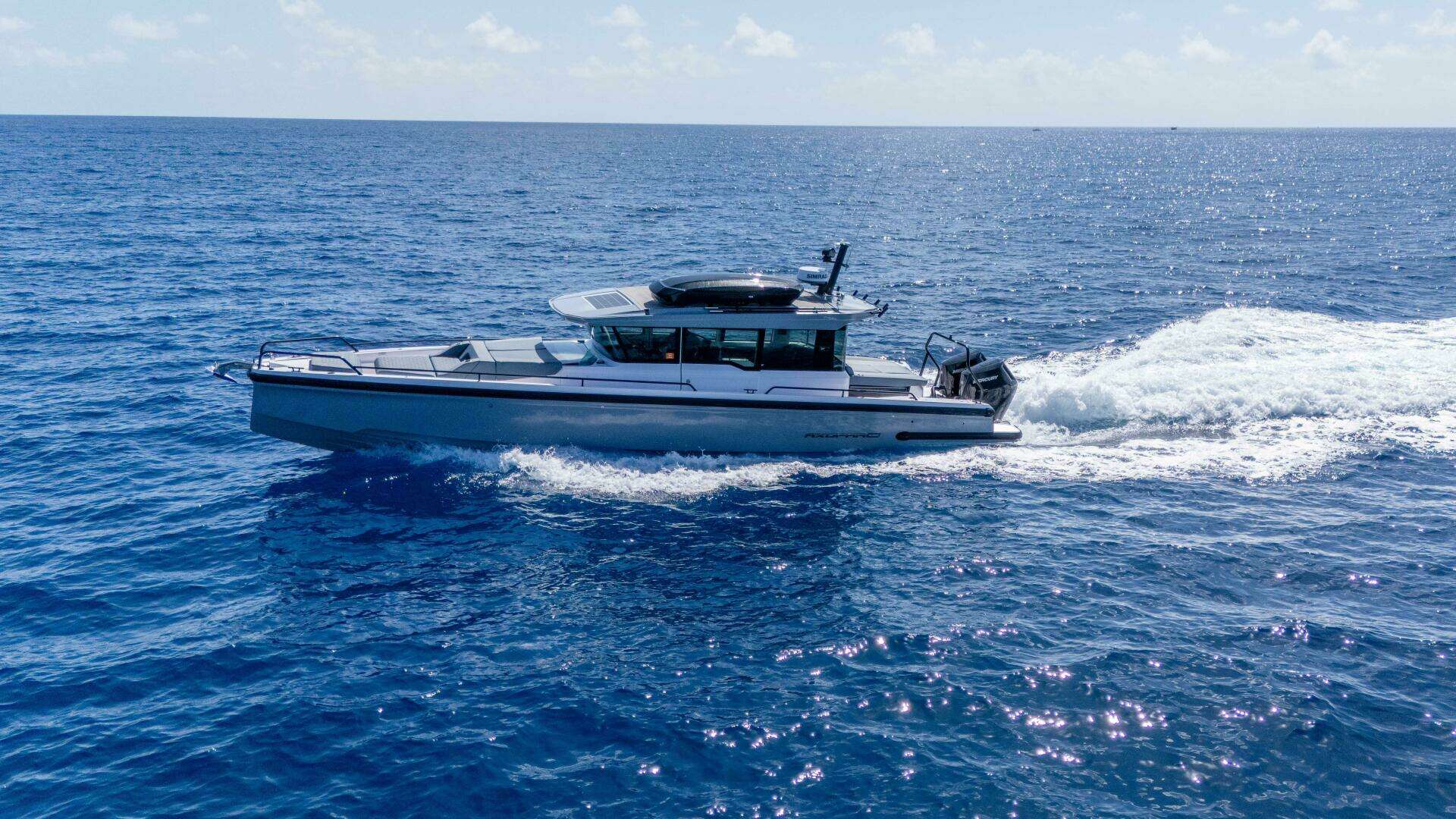 2024 Axopar 37 XC Cross Cabin - Image 2