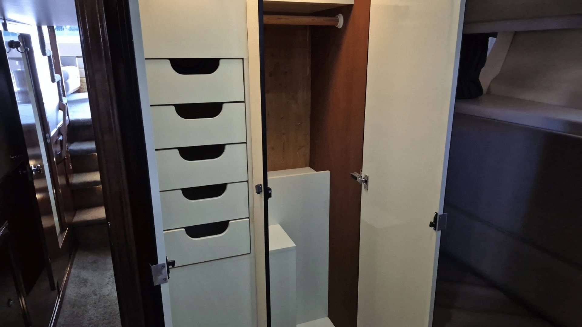 2008 Meridian 490 Pilot House - Image 22