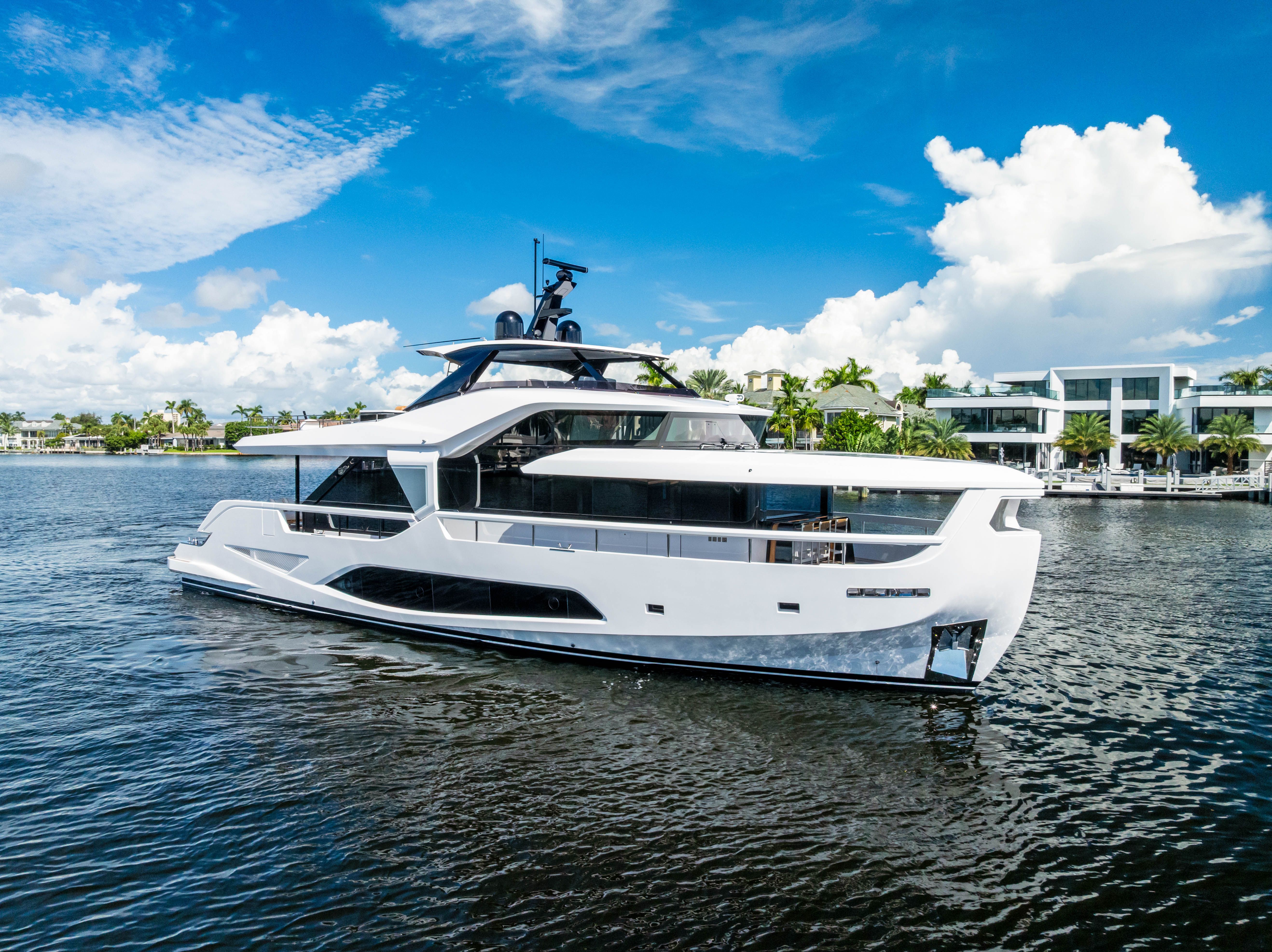 2025 Ferretti Yachts Infynito 80
