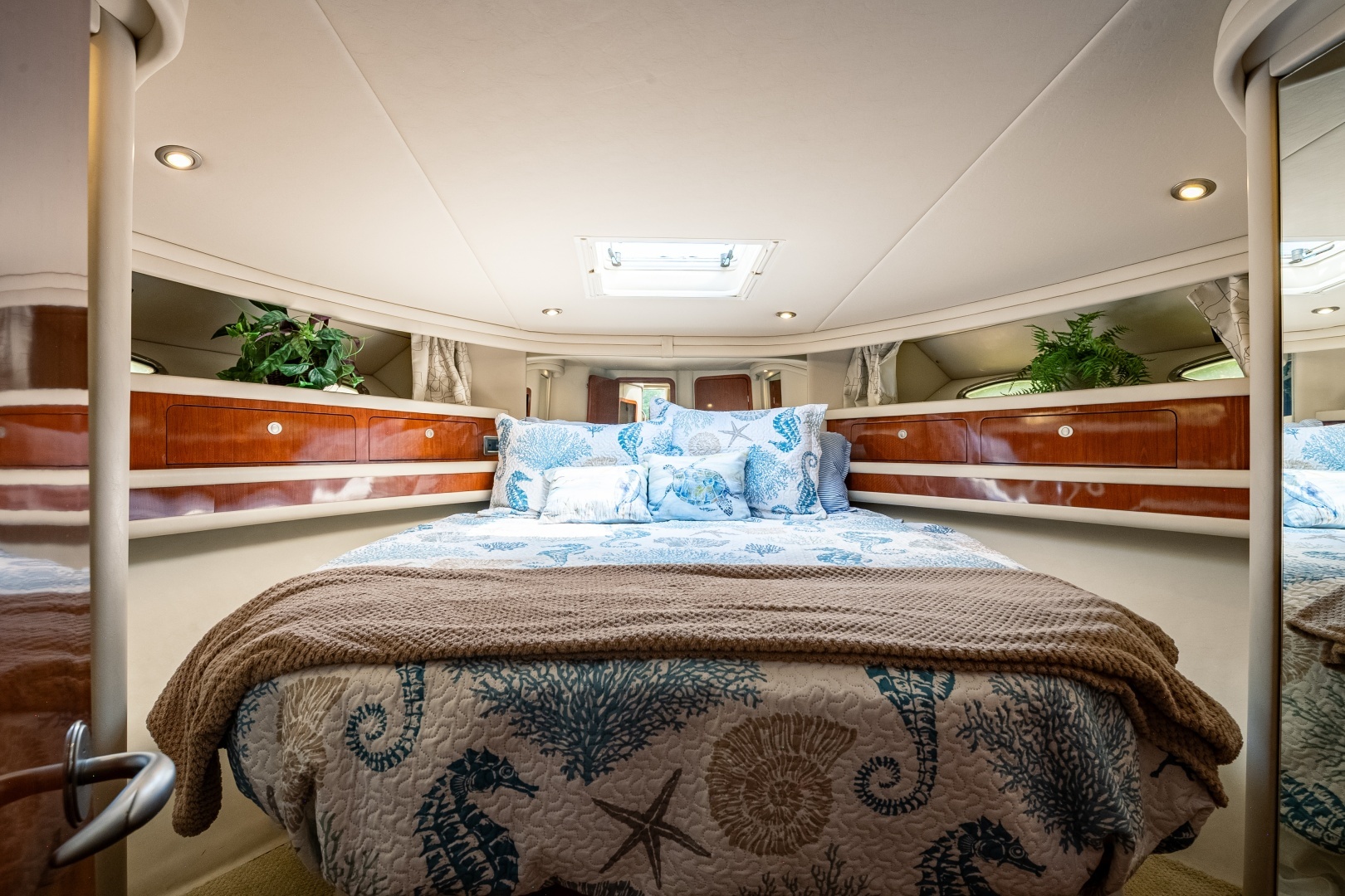 2004 Sea Ray 480 Sedan Bridge - Image 33
