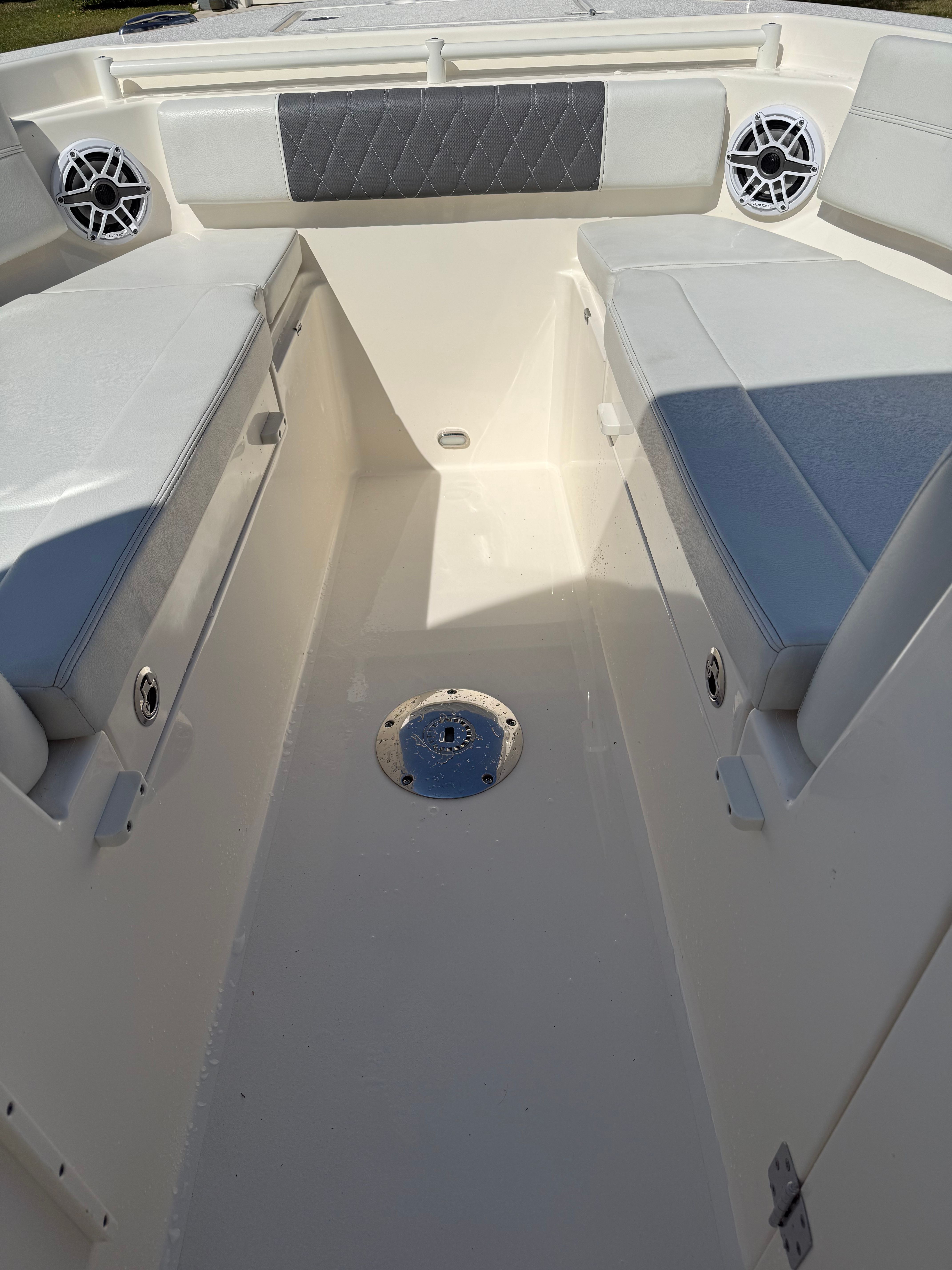 2022 Cobia 240 Dual Console - 19