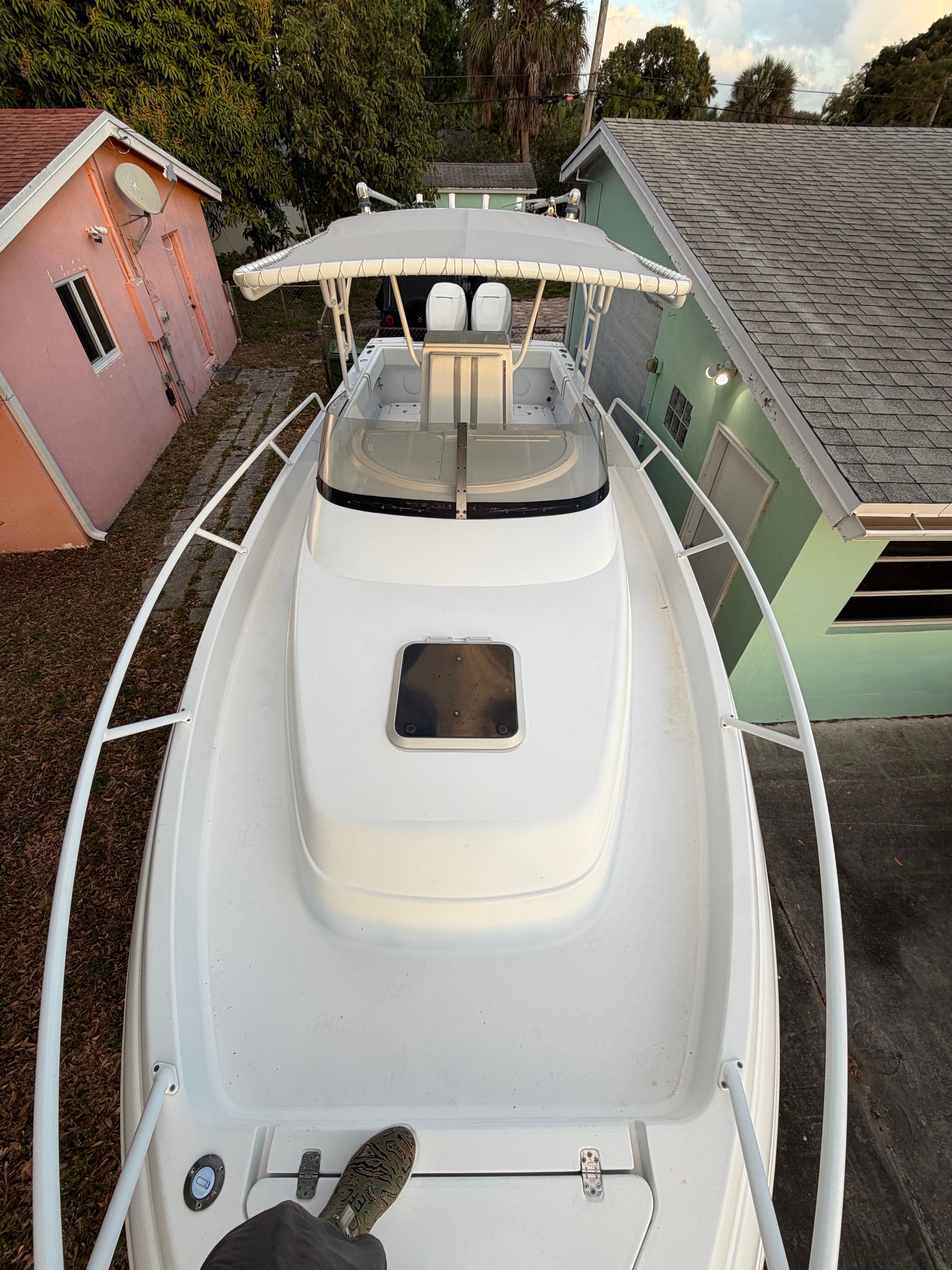 2001 Intrepid 289 - 13