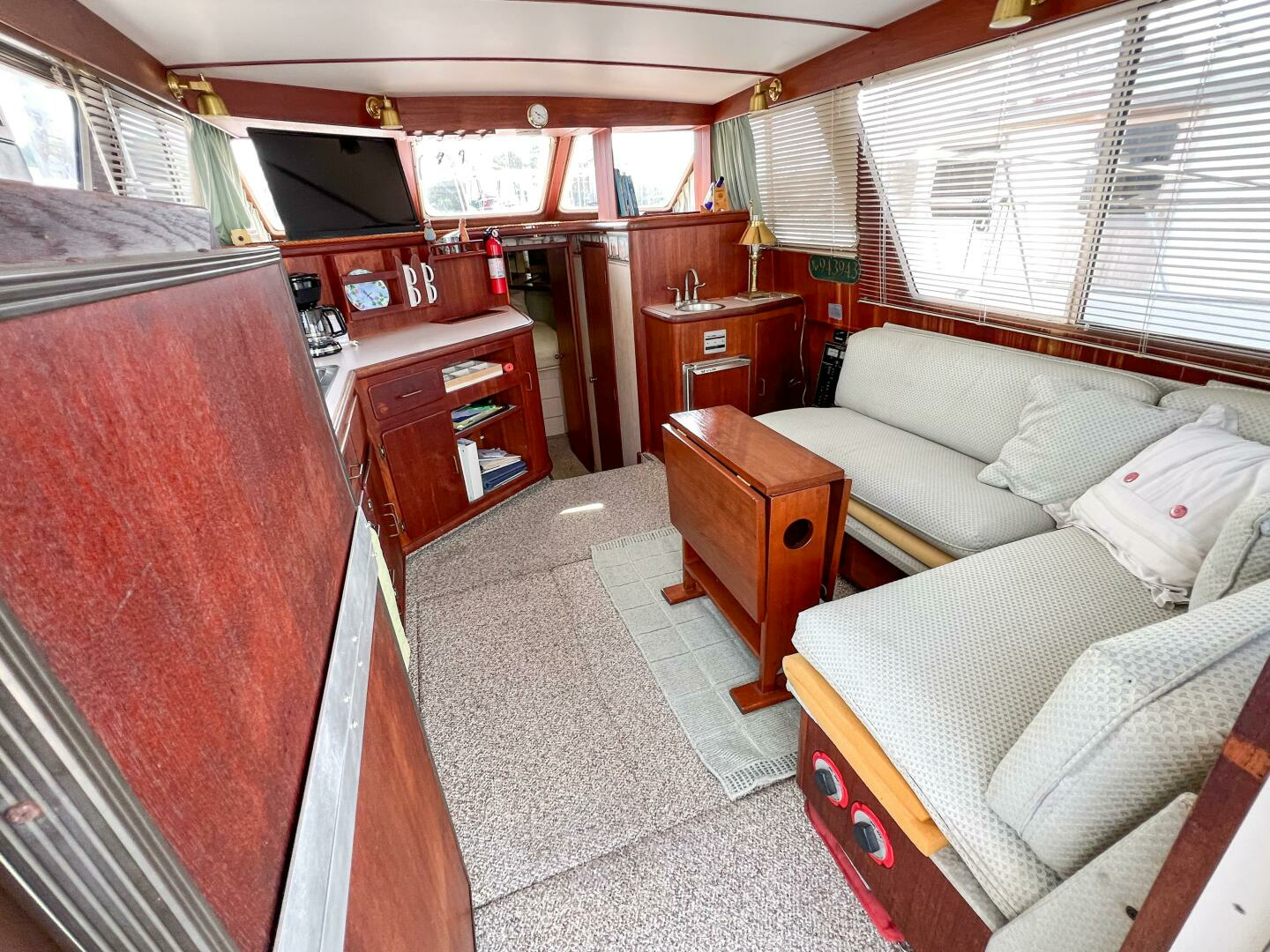 1987 Tollycraft 34 Sedan Sport - Image 23
