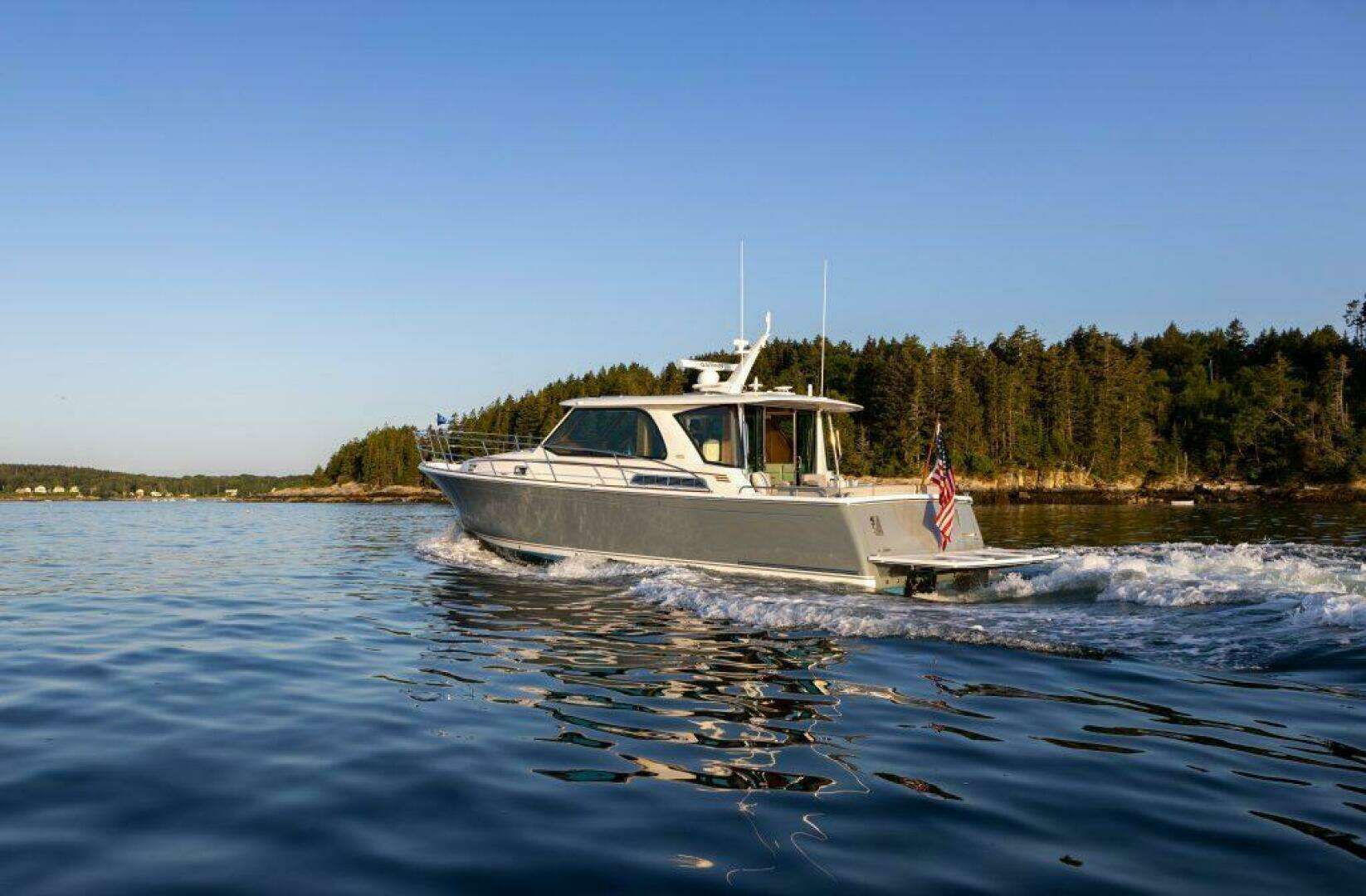 2027 Sabre 43 Salon Express - Image 5