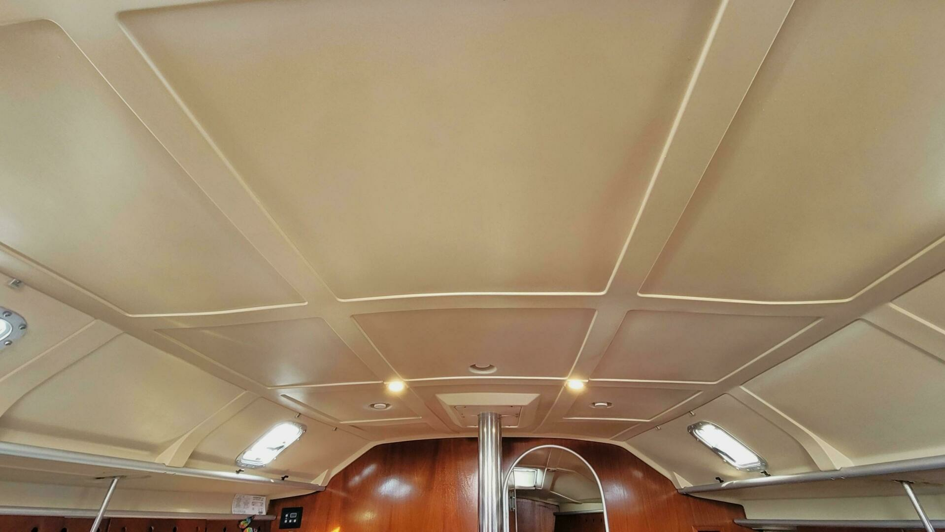 1993 Beneteau First 38.5 - Image 4