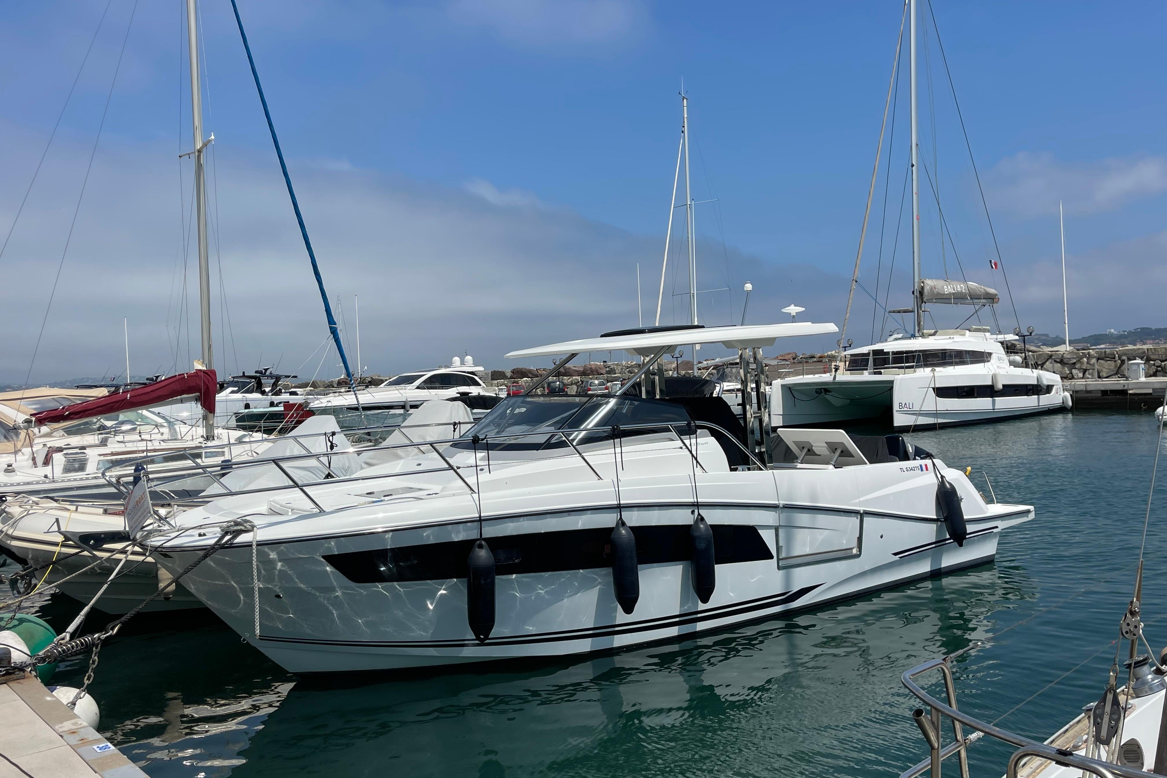2021 Jeanneau Cap Camarat 10.5 WA Serie 2