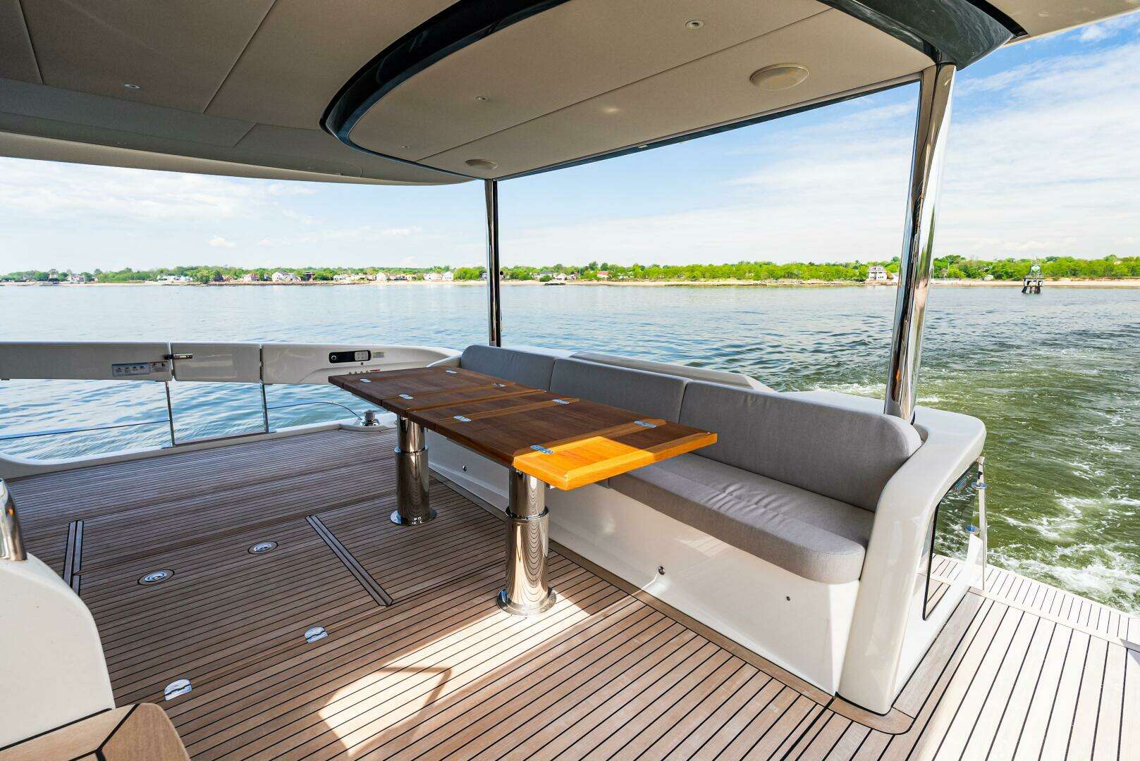 2025 Absolute Navetta 64 - Image 13