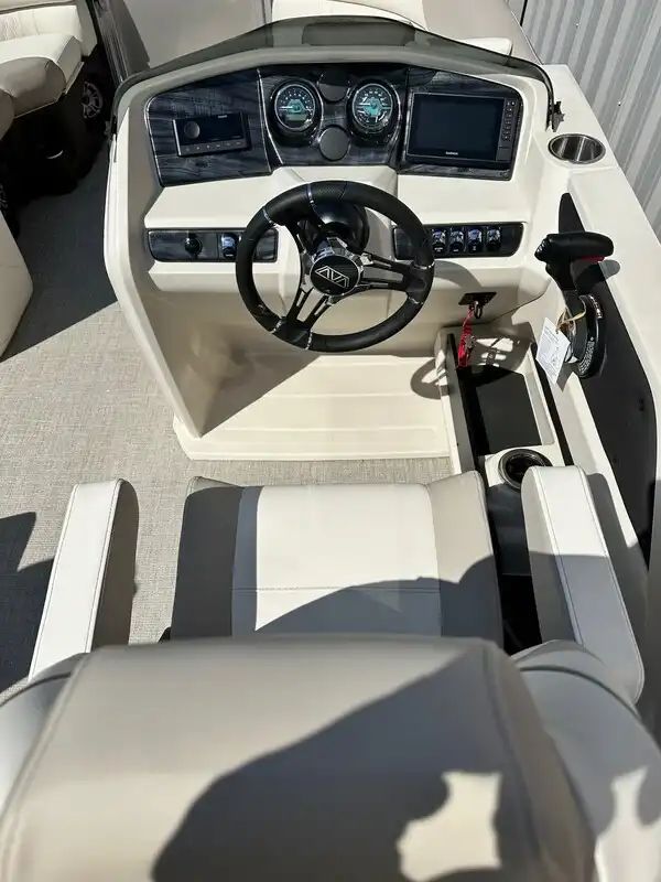 2026 Avalon LSZ Quad Lounger 25FT - 13