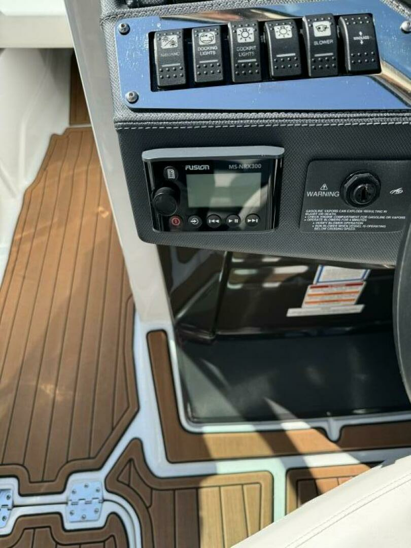 2017 Monterey 278 SS - Image 11