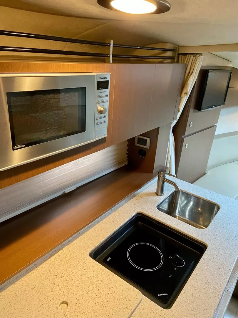 2013 Sea Ray 310 Sundancer - Image 19