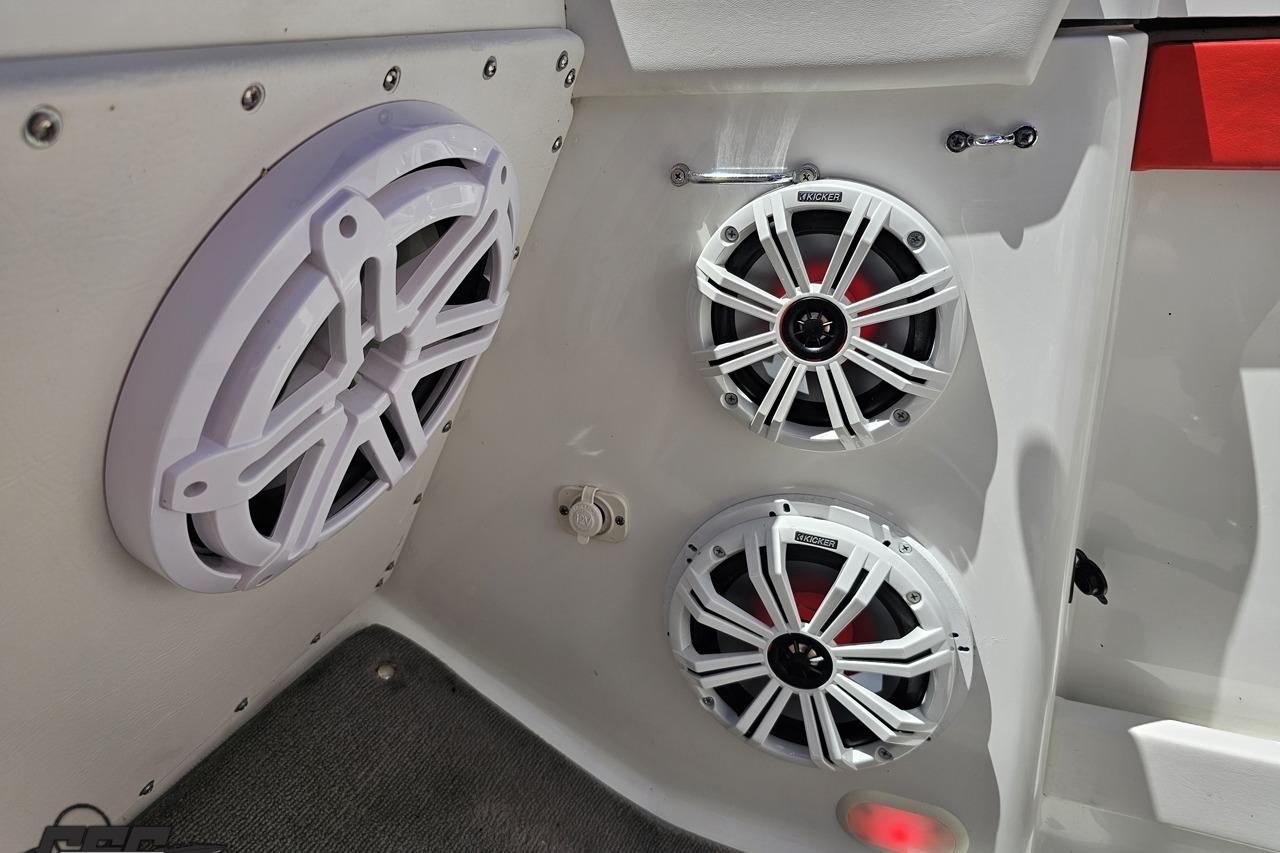 Boat audio system with Kicker speakers in a 2005 Formula 271 FASTech.