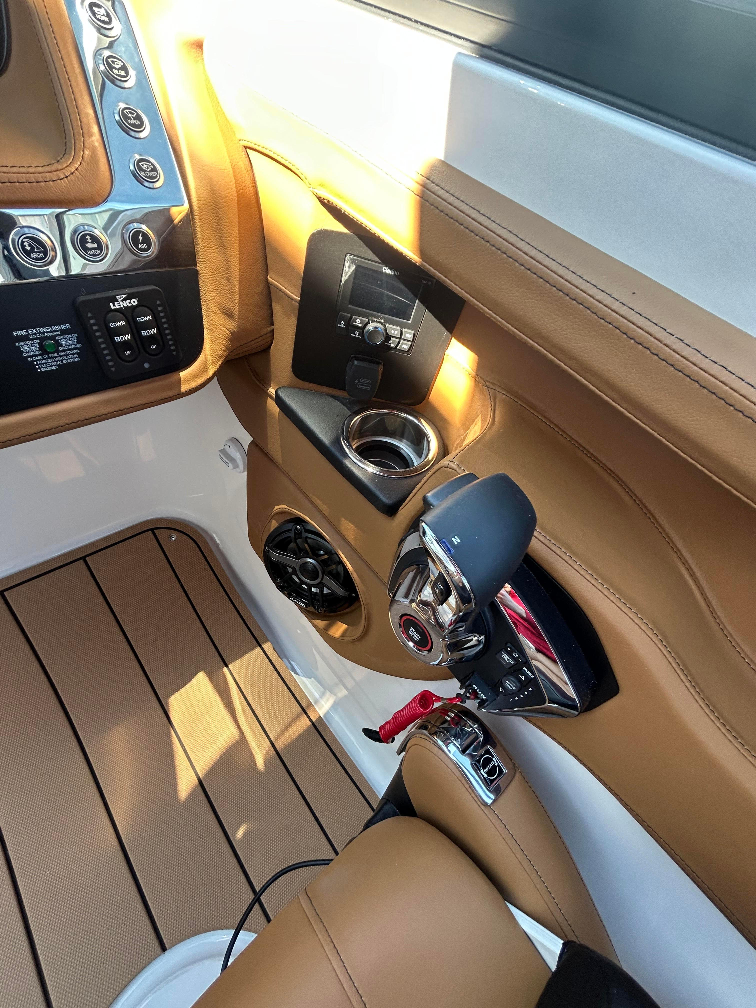 2025 Chaparral 307 SSX - 9