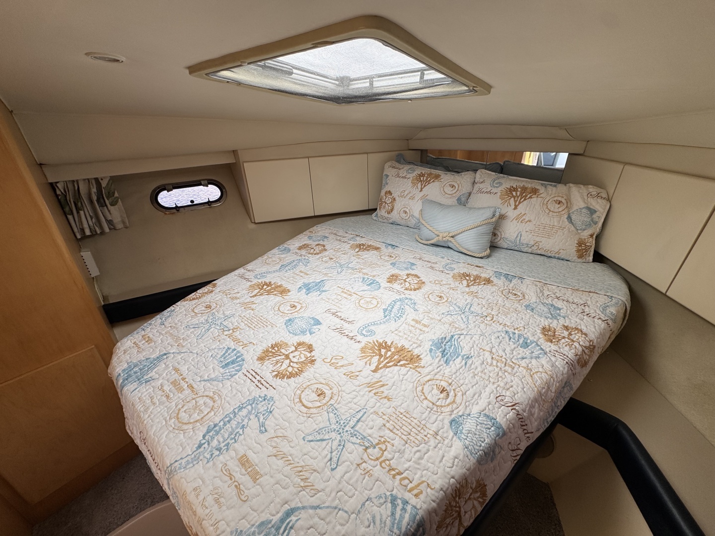 1996 Carver 370 Voyager - Image 64