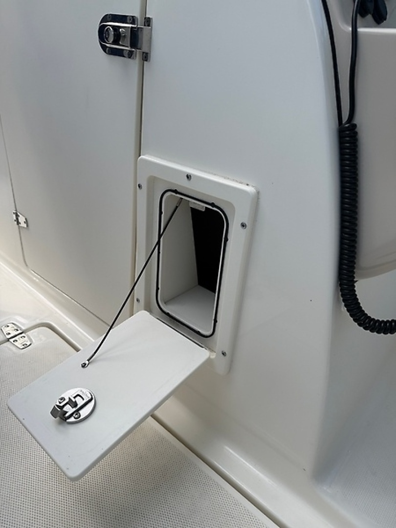 2020 Boston Whaler Vantage 230 - Image 12