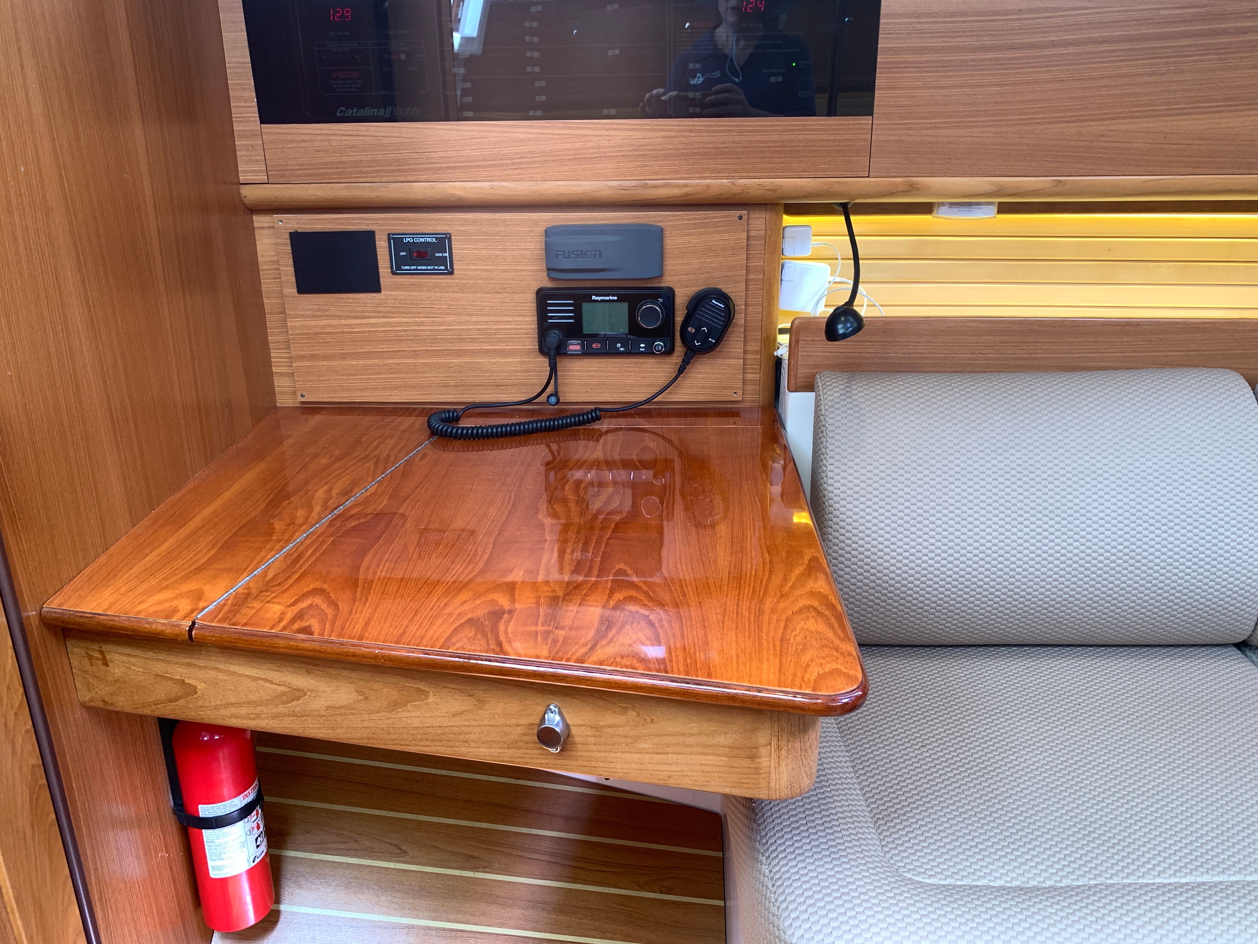2018 Catalina 385 - 31