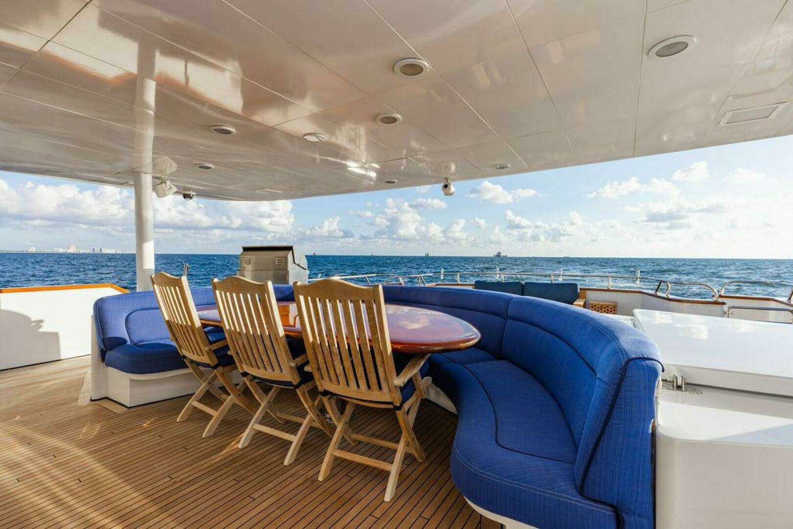 2009 Crystal Yachts Enclosed Pilothouse - Image 6