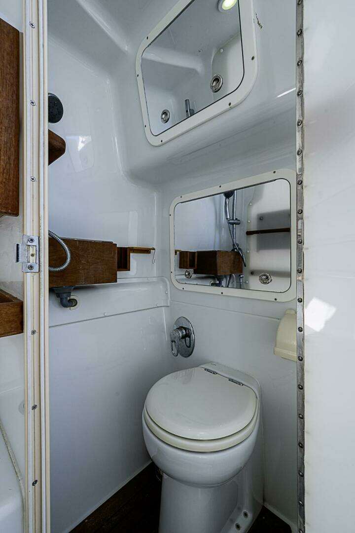 2010 Yellowfin 42 Offshore - Image 12