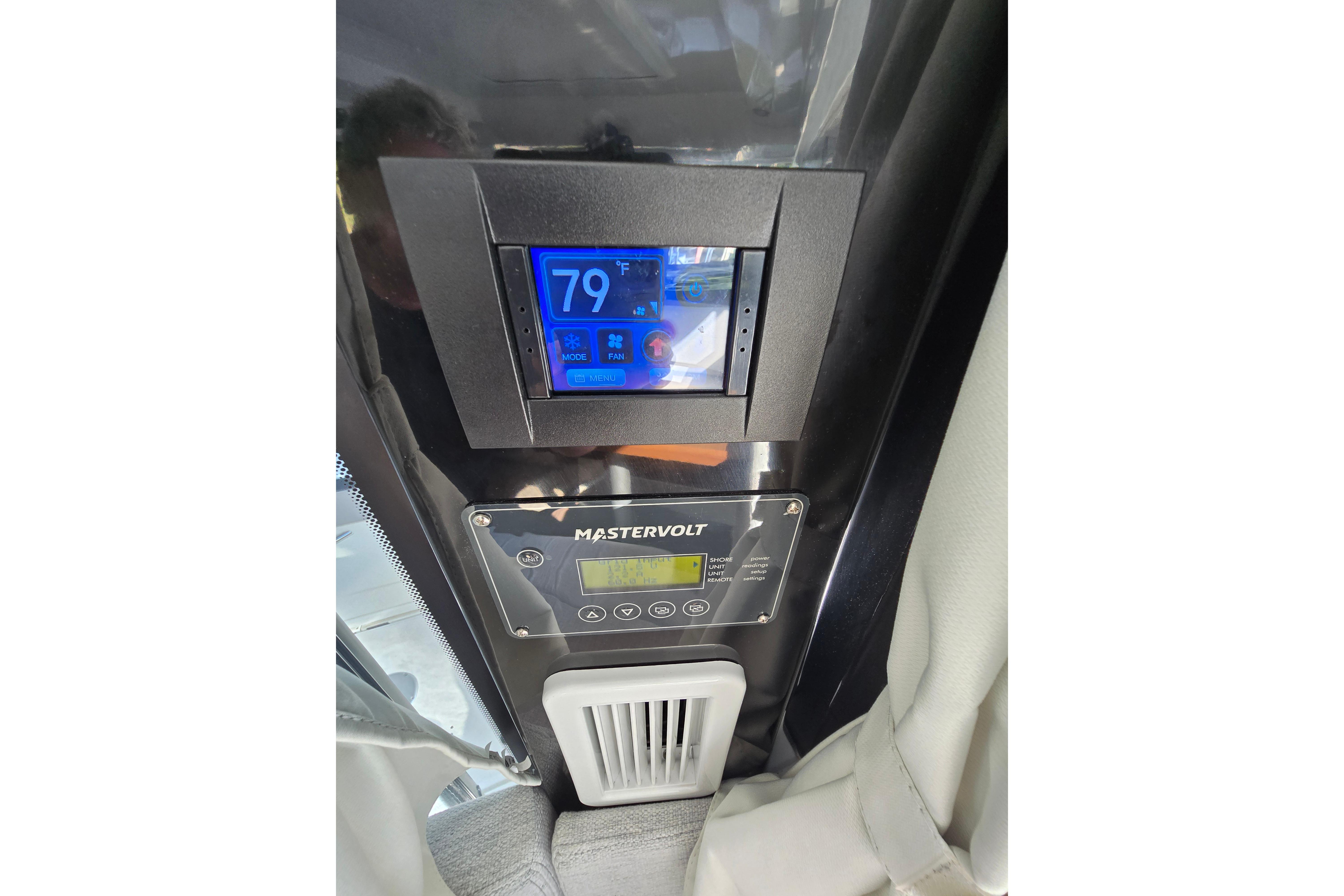 Electronic control unit with digital display and Mastervolt system.