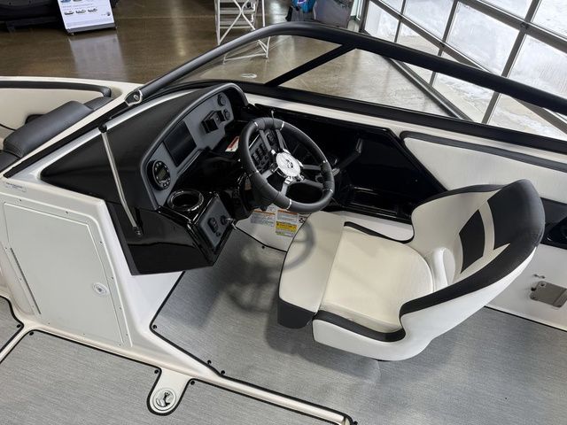 2026 Yamaha Boats AR195 - 14