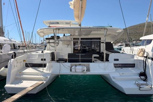 2019 Lagoon 42