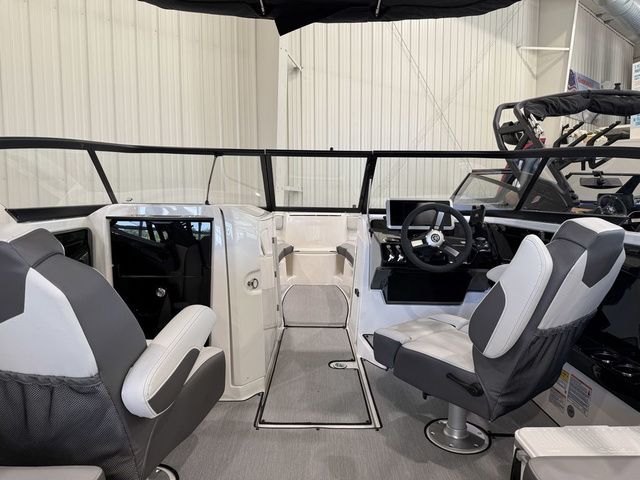 2025 Yamaha Boats AR250 - 13