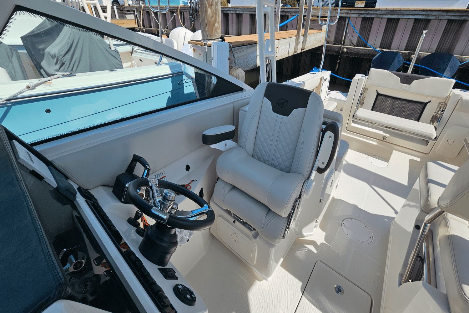 2023 Sailfish 276 DC - 18