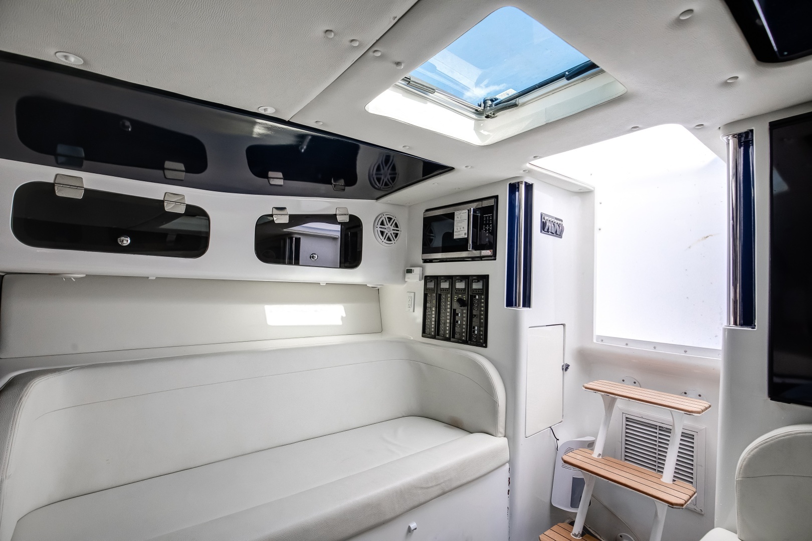 2018 Hann 53 - Image 12