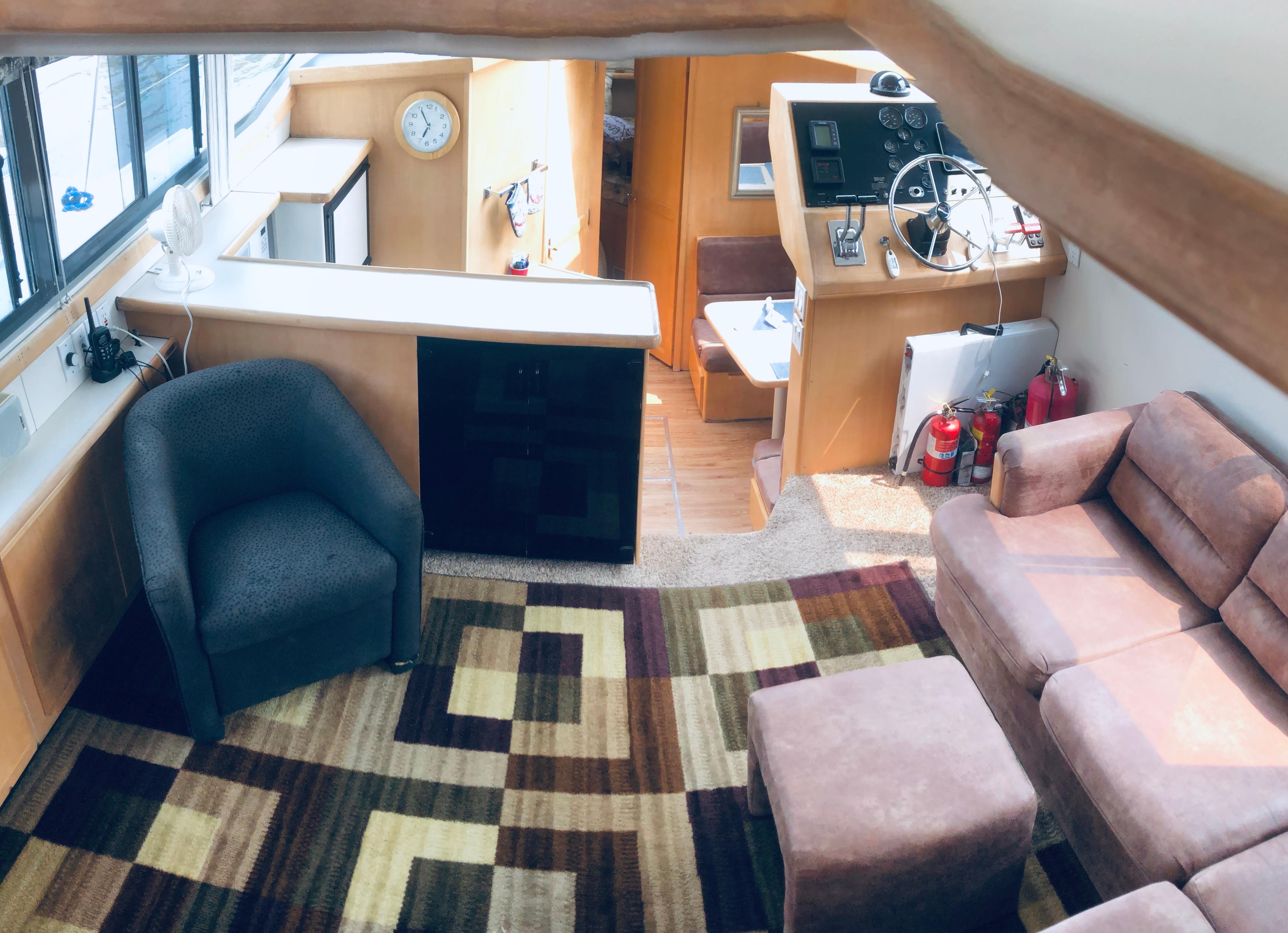 1994 Carver 430 Cockpit Motor Yacht - 9
