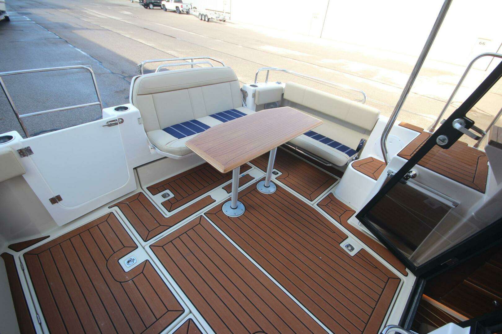 2025 Ranger Tugs R-29 Command Bridge Luxury Edition - Image 17