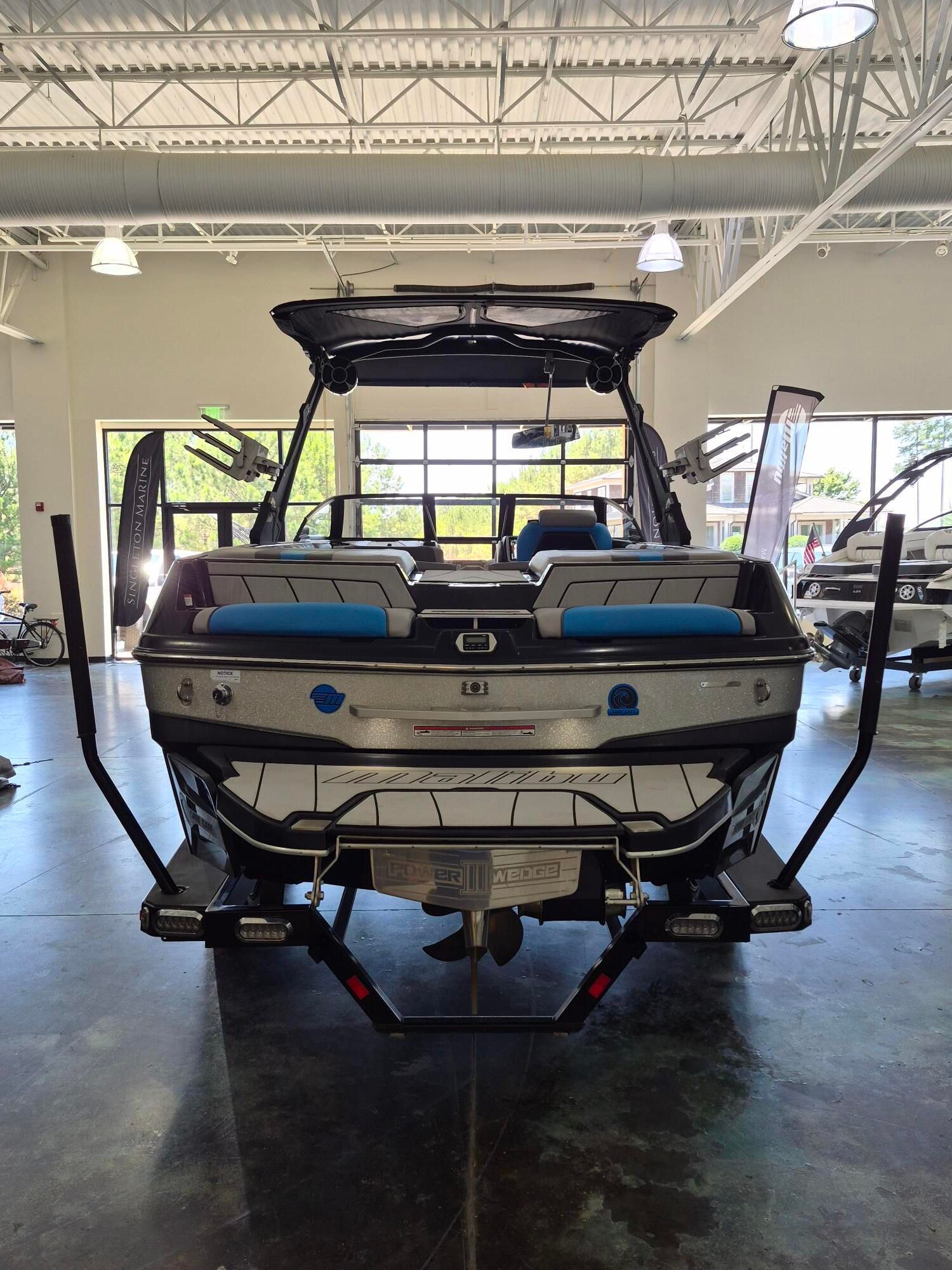 2021 MALIBU 23 LSV - Image 3