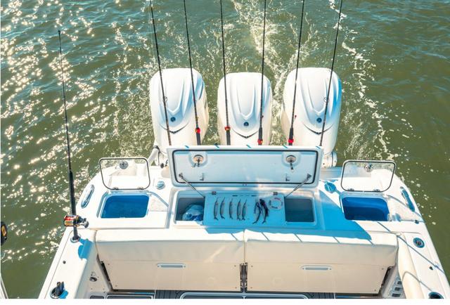 2025 Everglades 375 Center Console - 22
